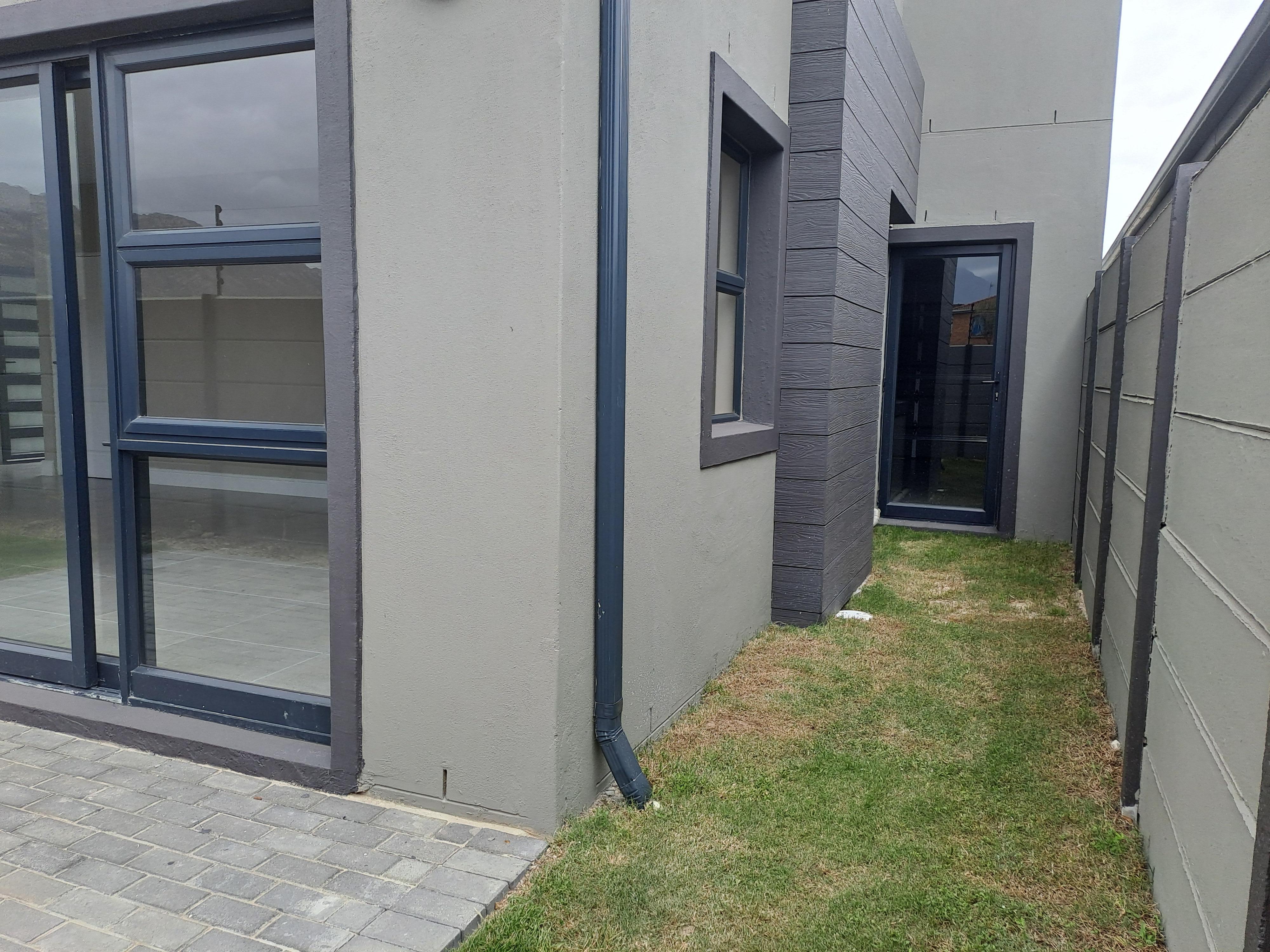 3 Bedroom Property for Sale in Sea Breeze Western Cape